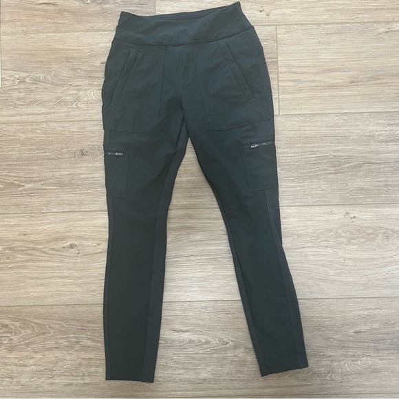 Athleta Headlands Hybrid Cargo Pant - Size 4 - Picture 5 of 6